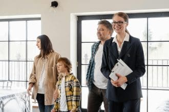 From Keys to Keepsakes: A Complete Guide to Moving